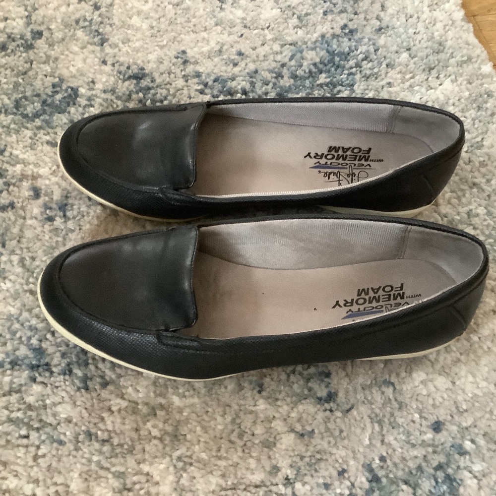 LifeStride Velocity memory foam loafers